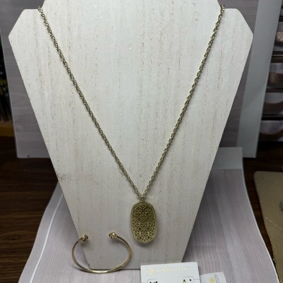 Kendra Scott Bundle of Necklace,Bracelet & Earrings - Picture 4 of 4